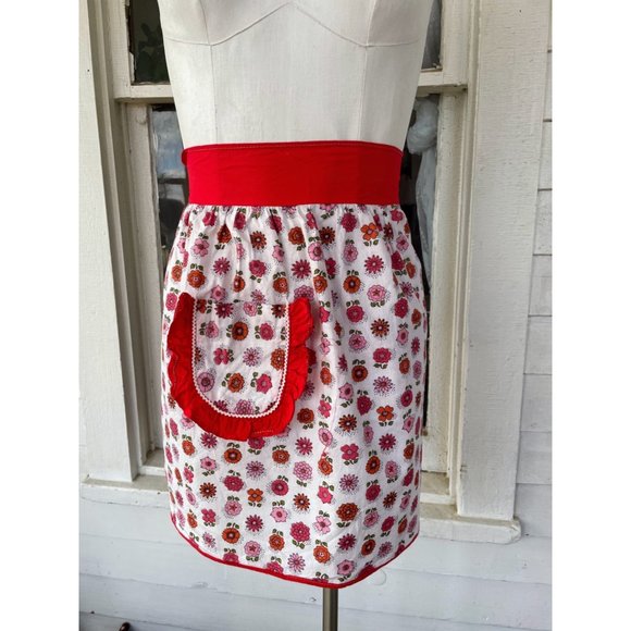 Vintage Cotton Red Flower Half Apron Retro - Picture 1 of 6